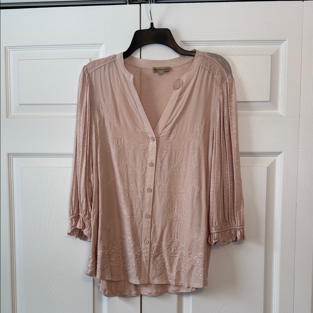 Beautiful Embroidered Blouse L NWOT